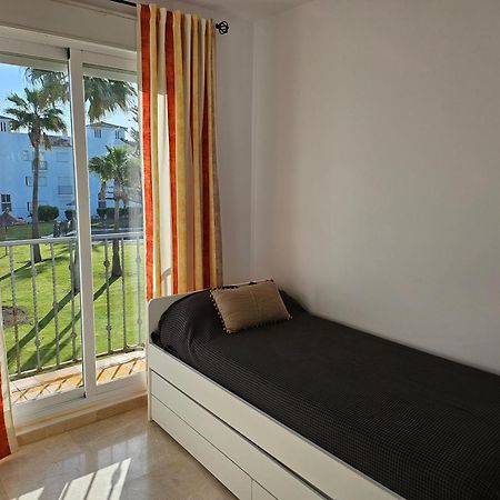 3 Bedrooms With Pool & Parking, Close To Sea And Gibraltar Манилва Экстерьер фото