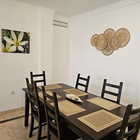 3 Bedrooms With Pool & Parking, Close To Sea And Gibraltar Манилва Экстерьер фото