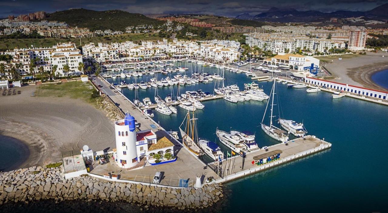 3 Bedrooms With Pool & Parking, Close To Sea And Gibraltar Манилва Экстерьер фото