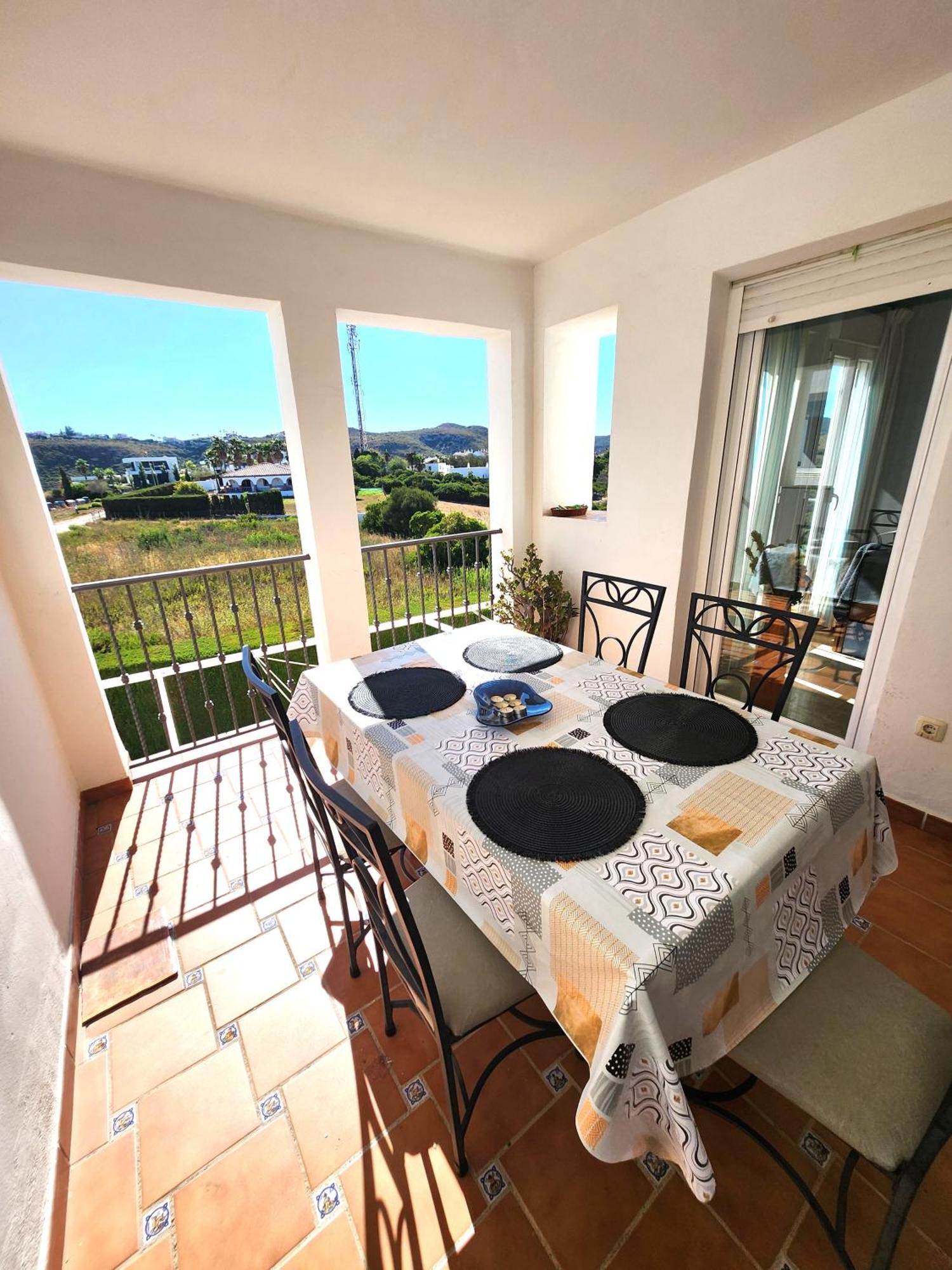 3 Bedrooms With Pool & Parking, Close To Sea And Gibraltar Манилва Экстерьер фото